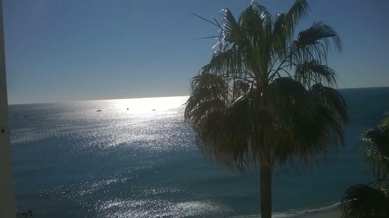 Sea Front Studio With Spacious Balcony Santa Clara Torremolinos Buitenkant foto